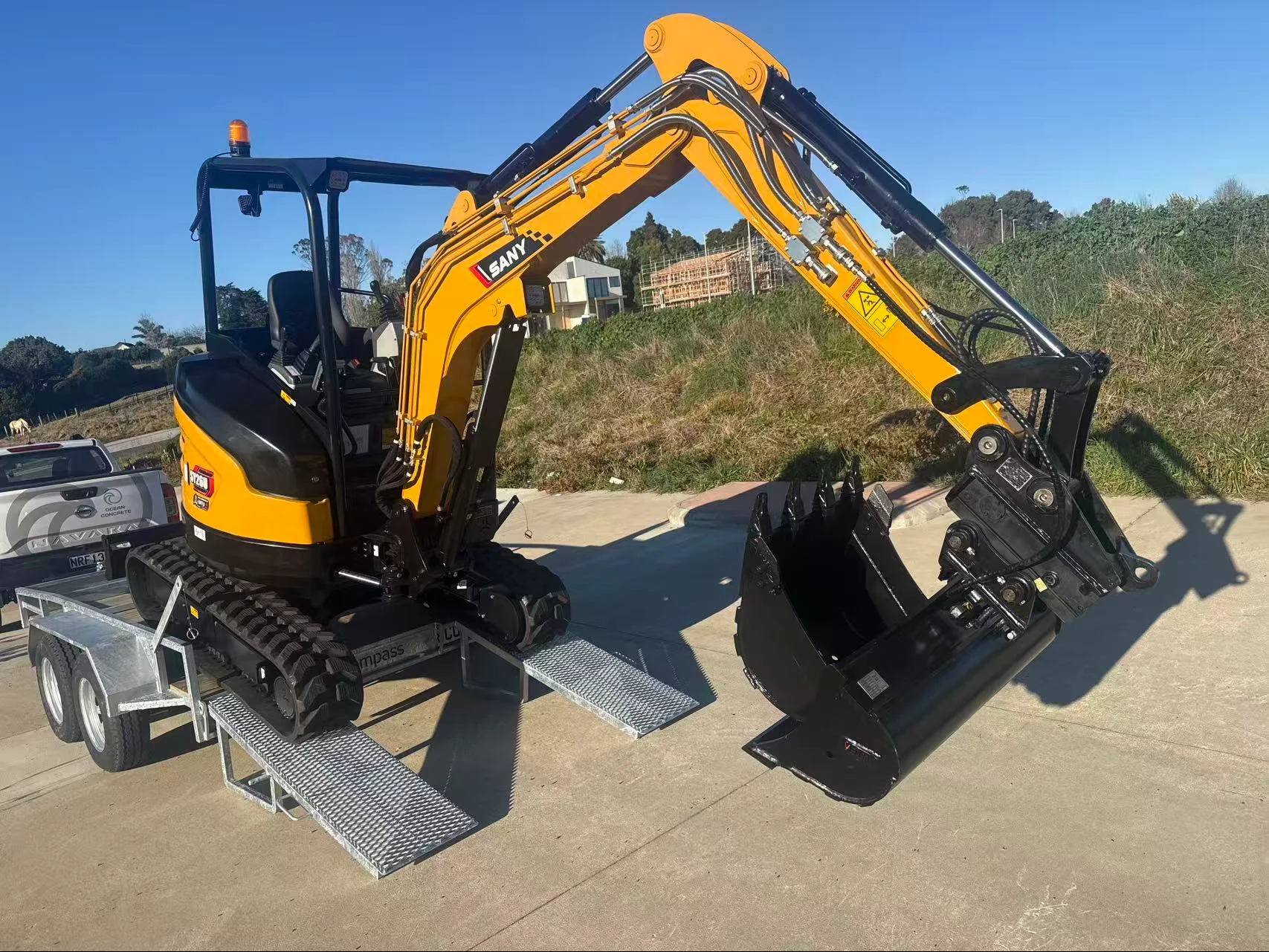 YGT SANY SY26U excavator and quality-built Compass trailer